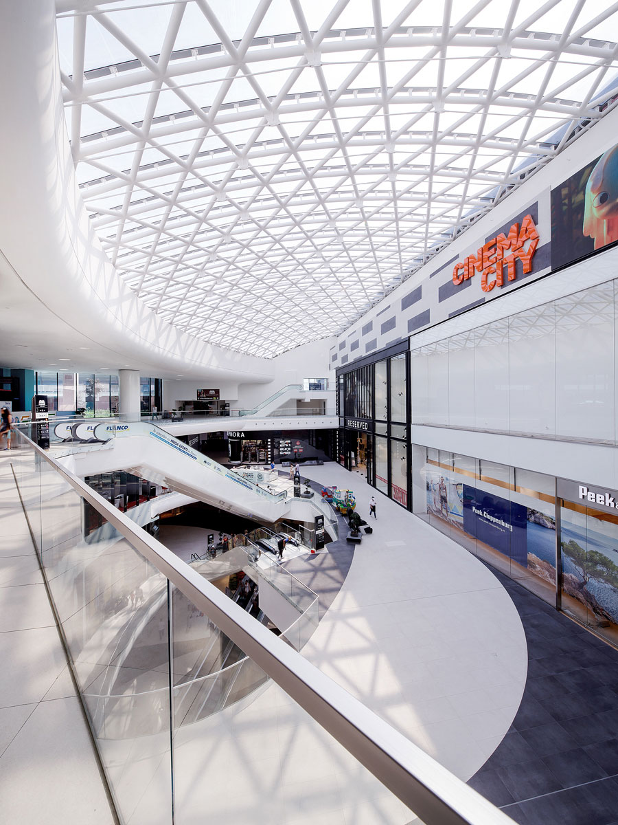 Detaliu de amenajare comercială – MegaMall, București