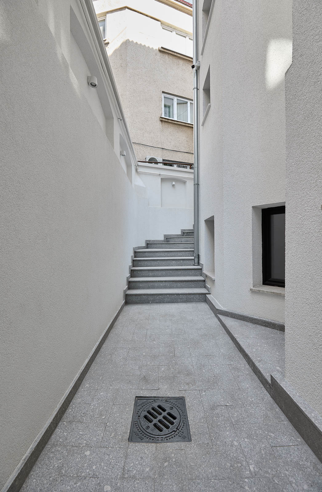 Vedere de ansamblu a proiectului, altă perspectivă – Rosenthal House, București