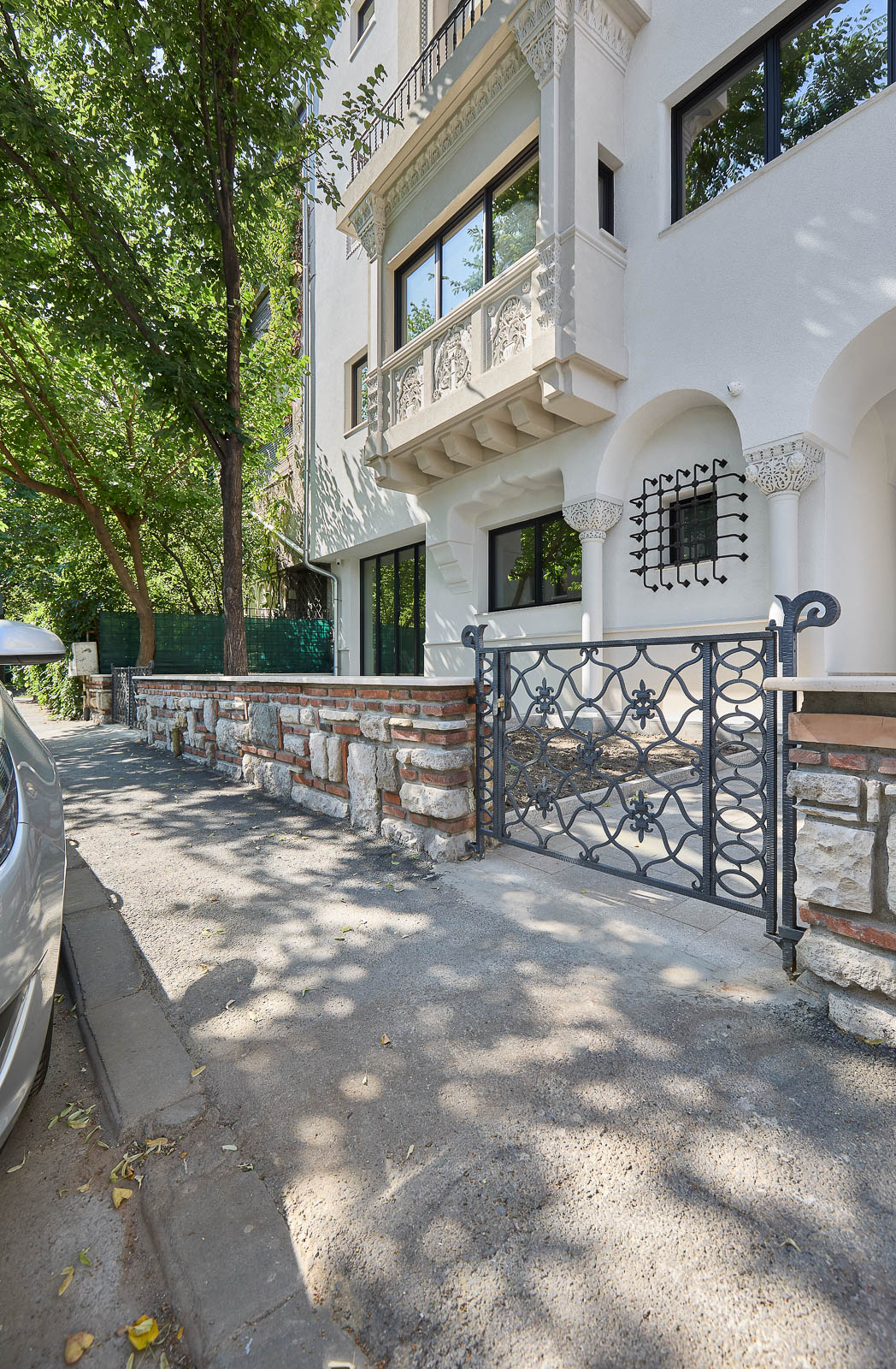 Perspectivă asupra spațiului, vedere secundară – Rosenthal House, București