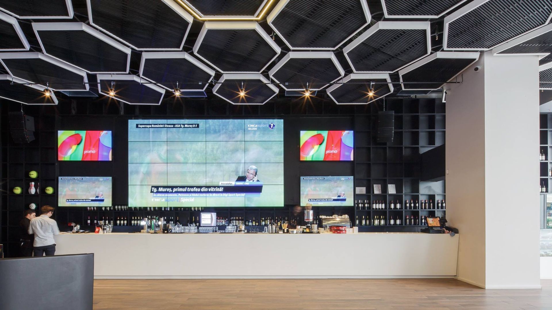 Perspectivă asupra spațiilor comune – Magic Arena Sports Bar, București